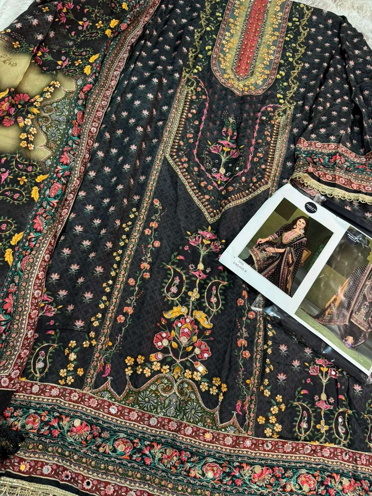 Mehboob Tex Mehboob Tex Design No – 1725 Abcd