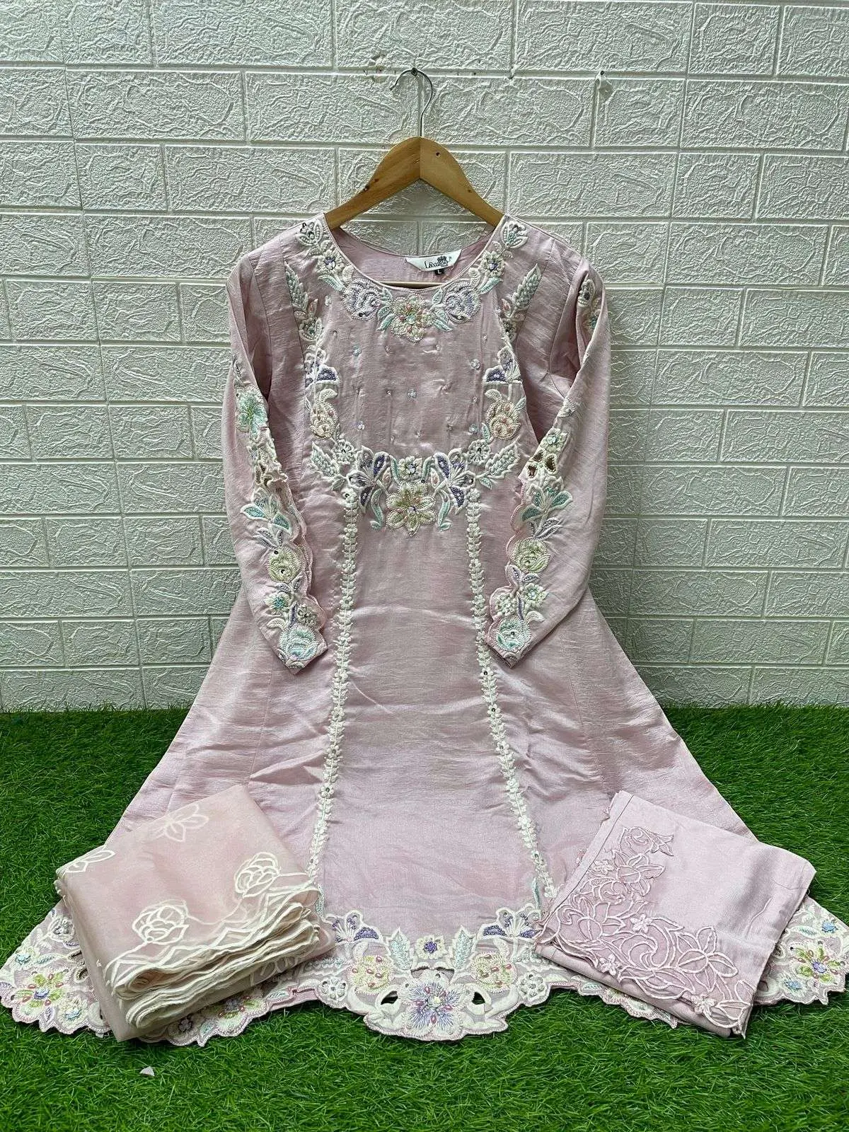 Laxuria Trendz D No 1514