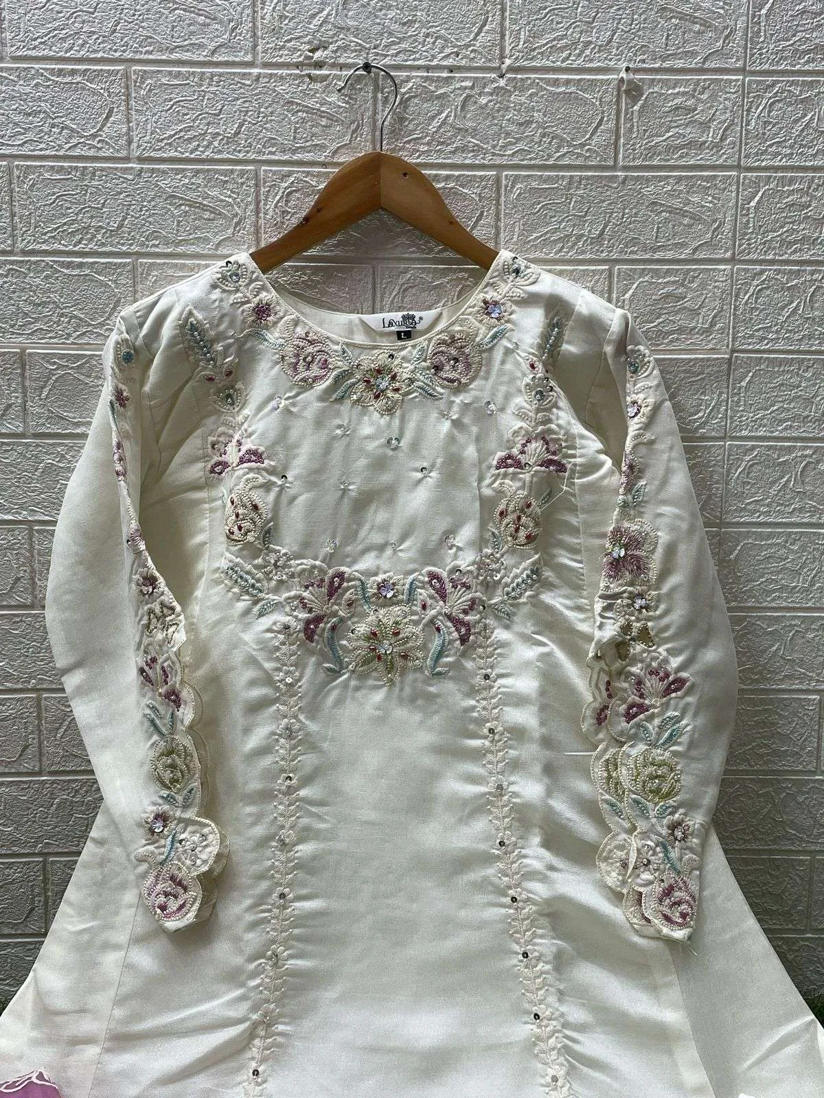 Laxuria Trendz D No 1514