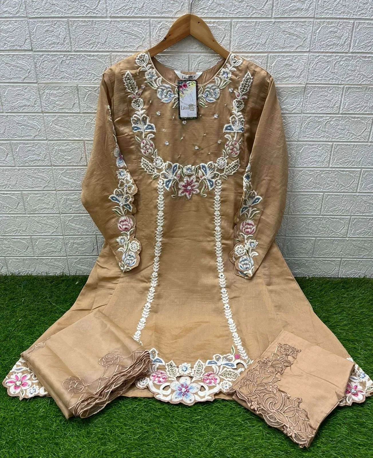 Laxuria Trendz D No 1514