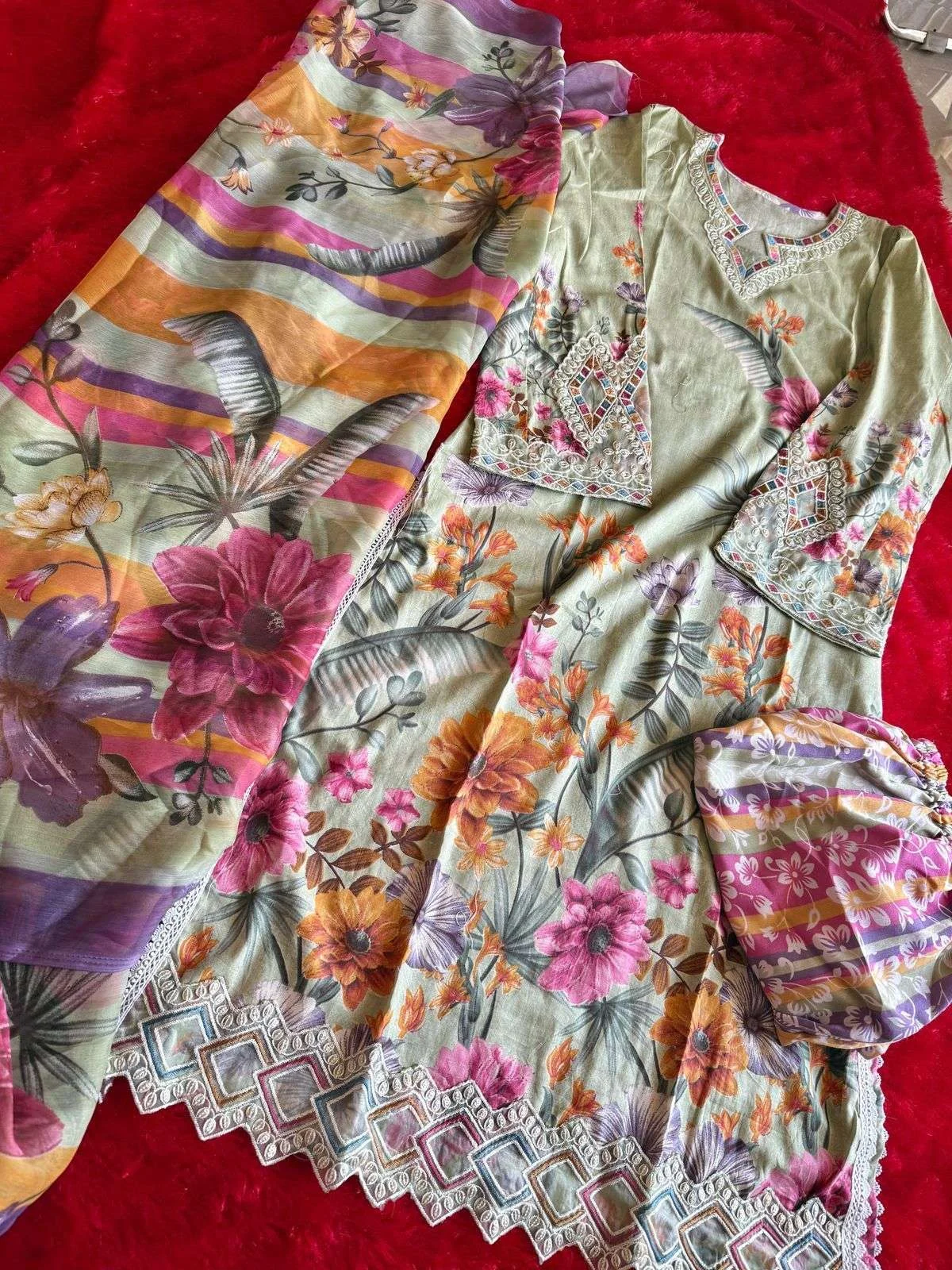 Mehboob Tex Design No – 1527-1529