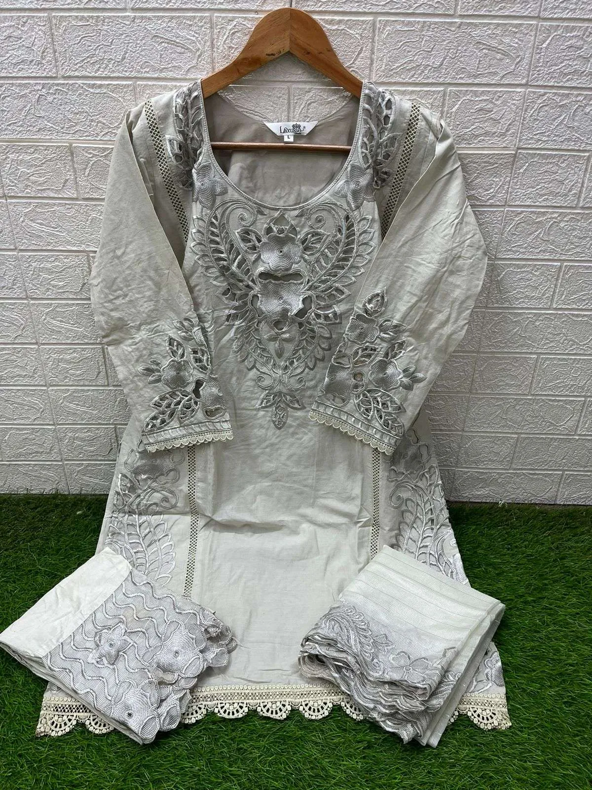 Laxuria Trendz D No 1572 - Image 7