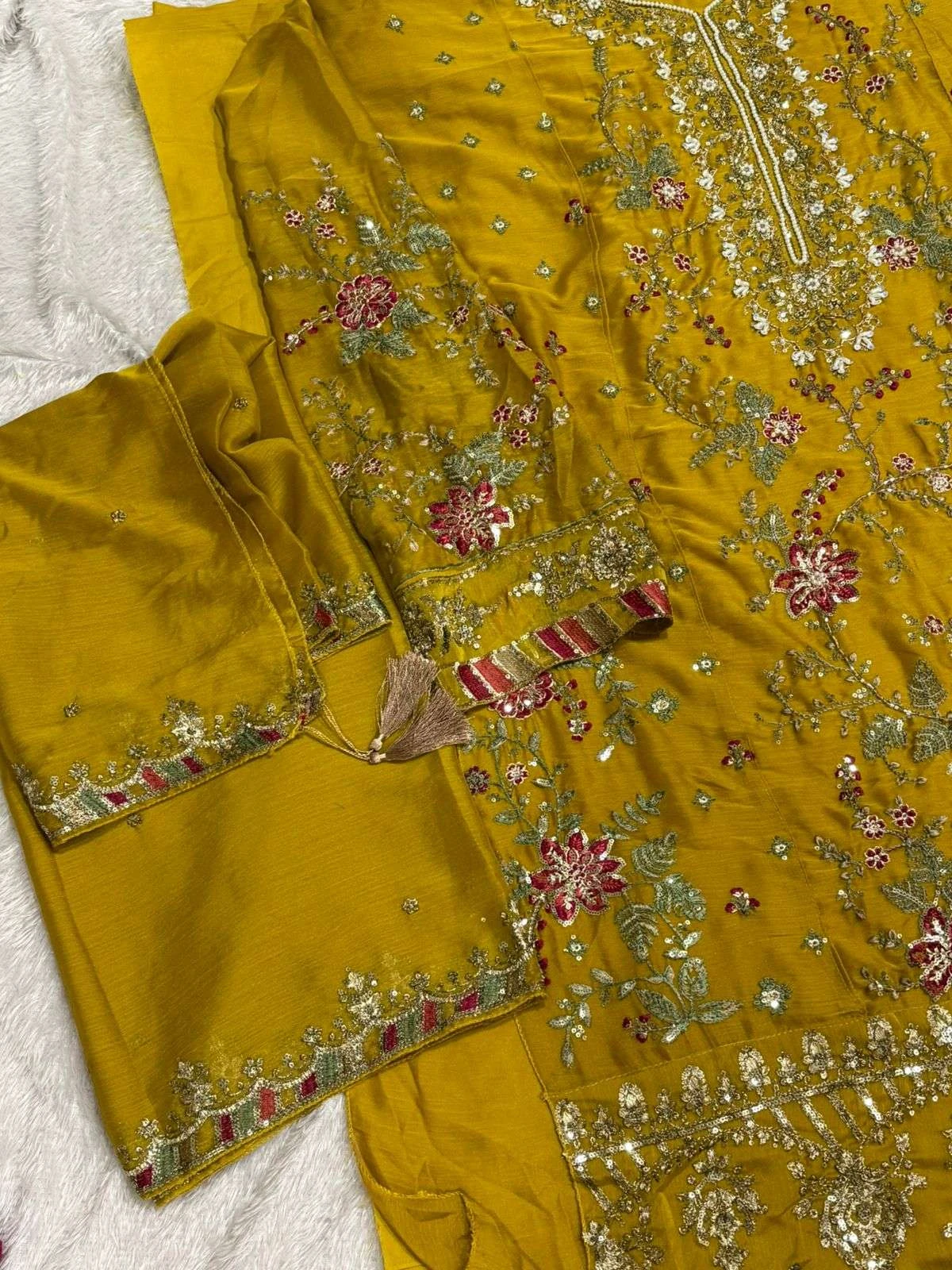 Mehboob Tex Design No - 1828 - Image 5