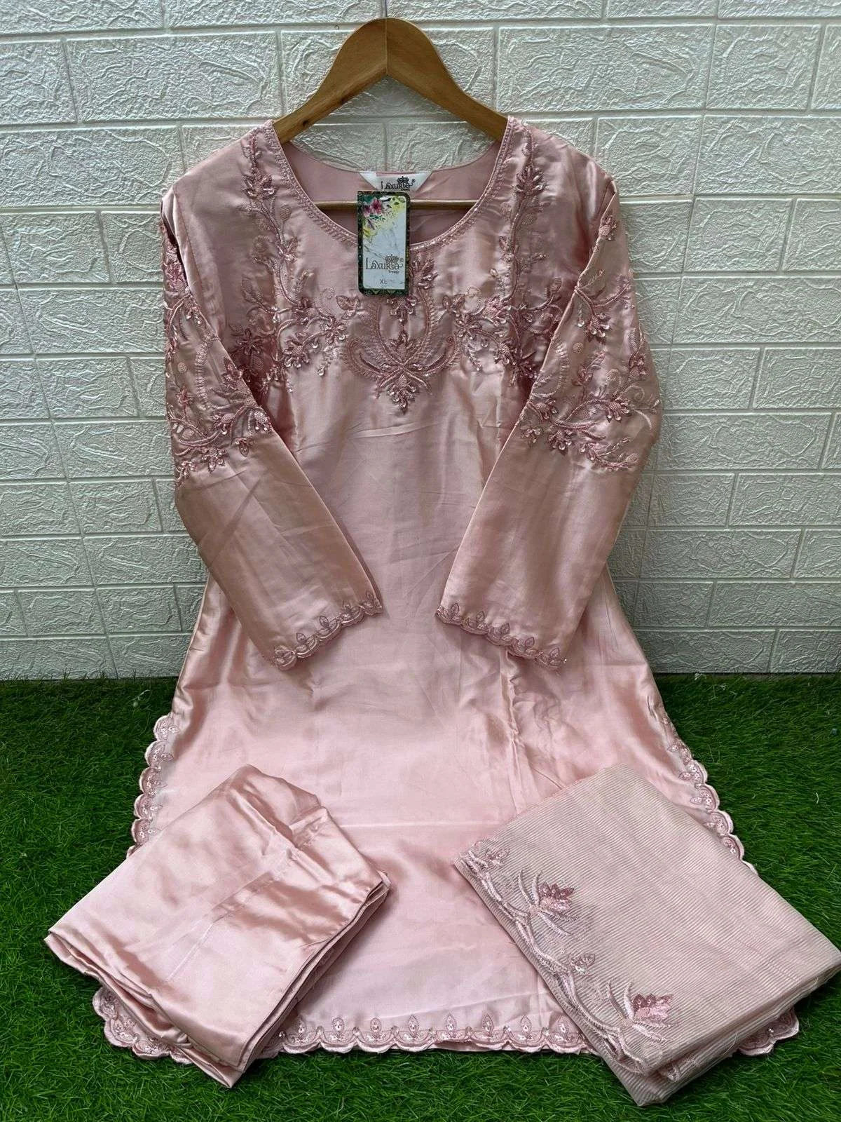 Laxuria Trendz D No 1587 - Image 4