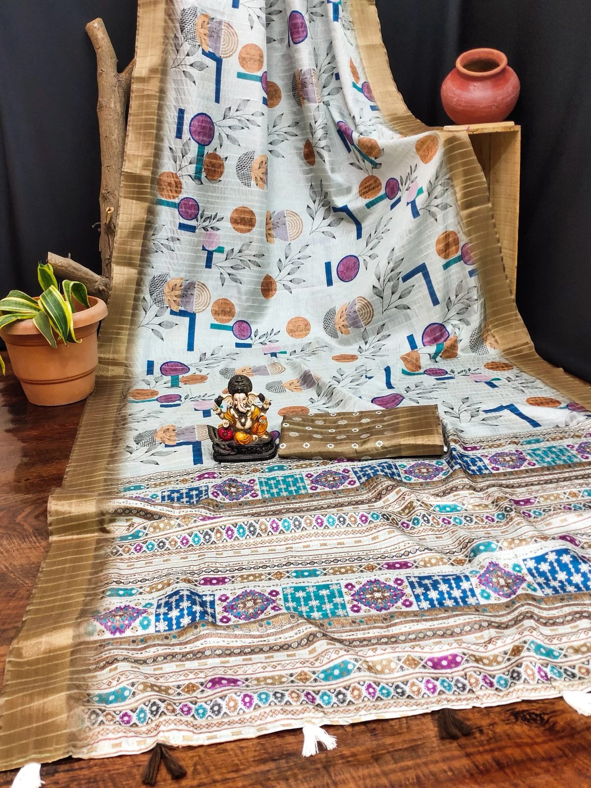 Scvc Radha Handloom Silk Ikkat Printed Fancy Saree Collection - Image 2