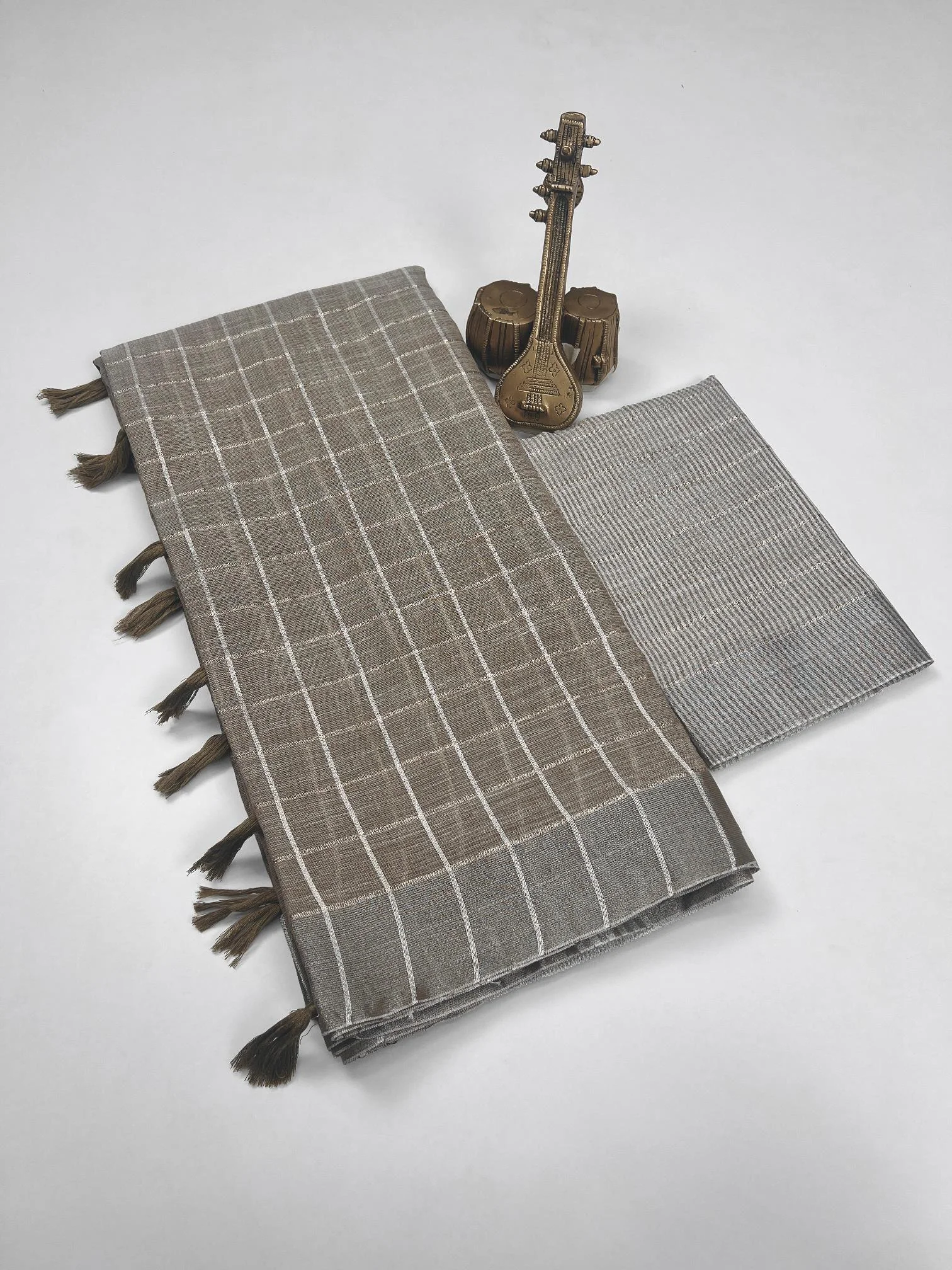 Scwt Linen a Linen Woven Tassel Daily Wear Saree Collection - Image 14