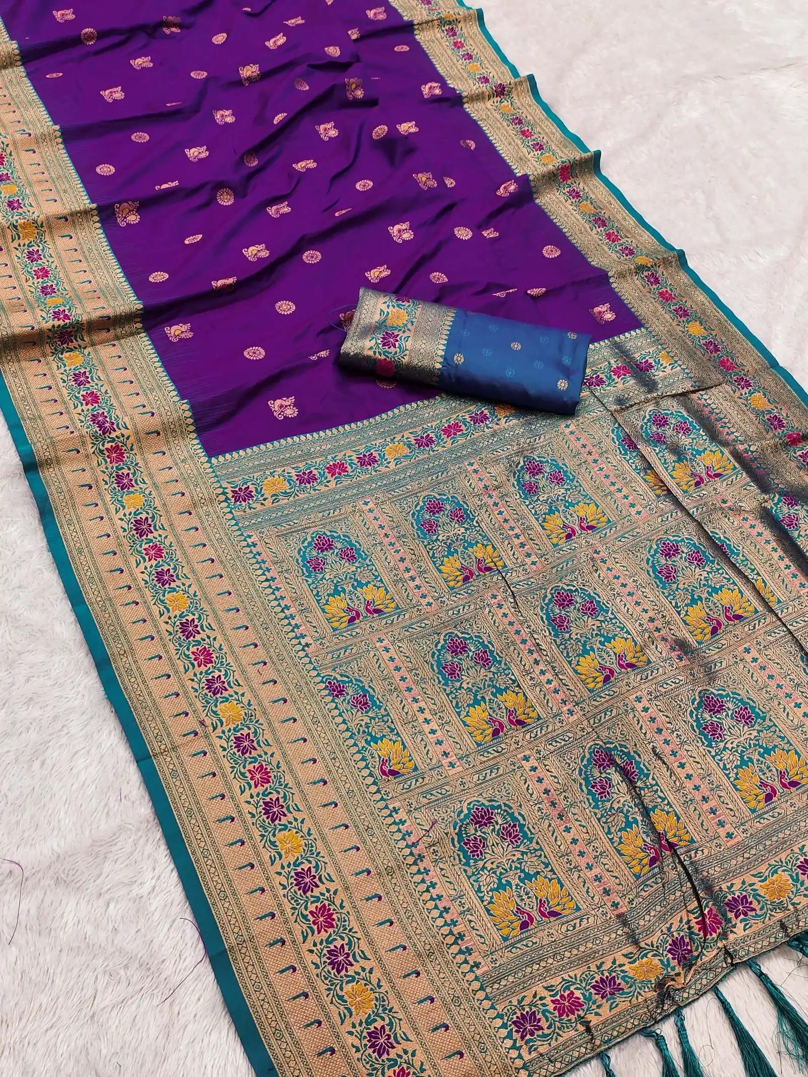 Mb 18 Ajanta Lotus Floral Motifs Paithani Silk Saree Collection - Image 2