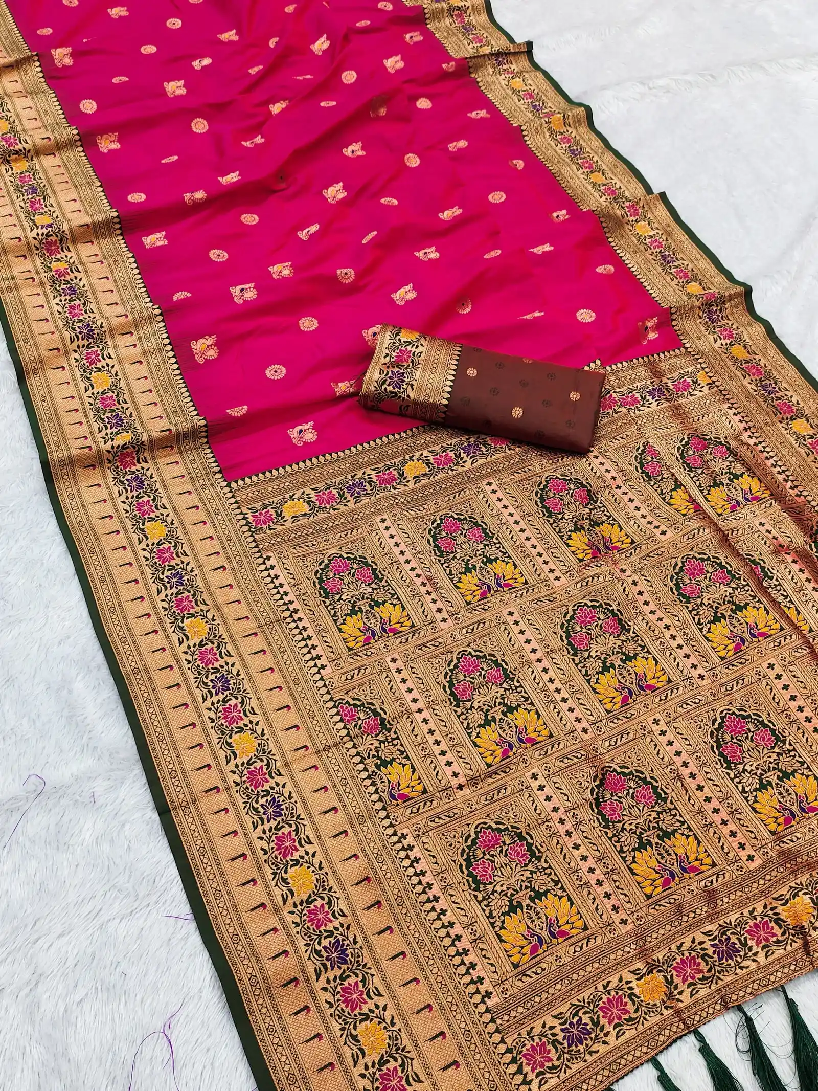 Mb 18 Ajanta Lotus Floral Motifs Paithani Silk Saree Collection - Image 8