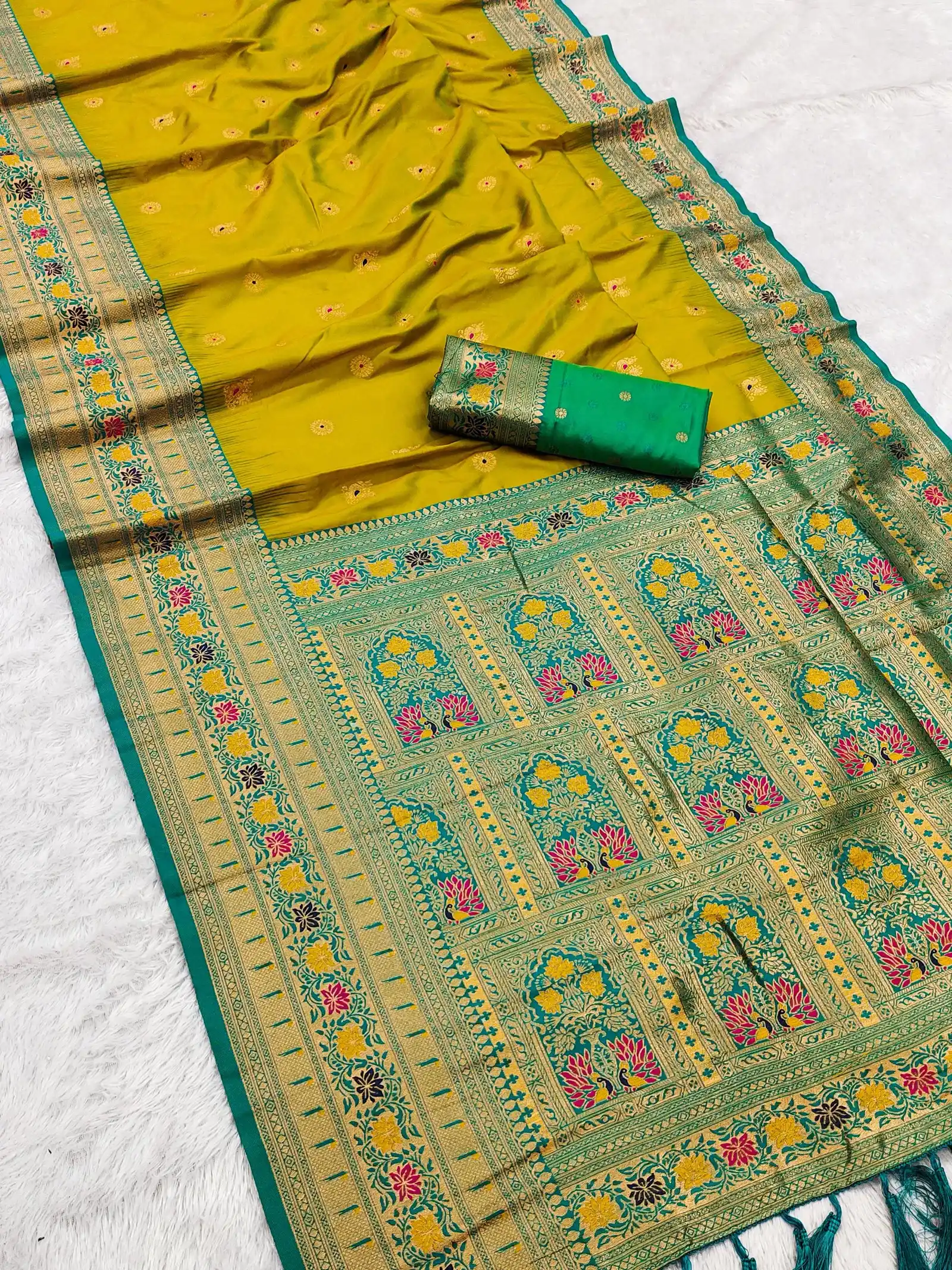 Mb 18 Ajanta Lotus Floral Motifs Paithani Silk Saree Collection - Image 9