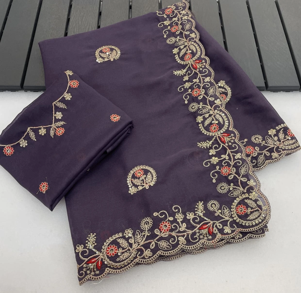 Vt 832 T Georgette Silk with Thread Coding Embroidery Worked Saree Collection - Image 5