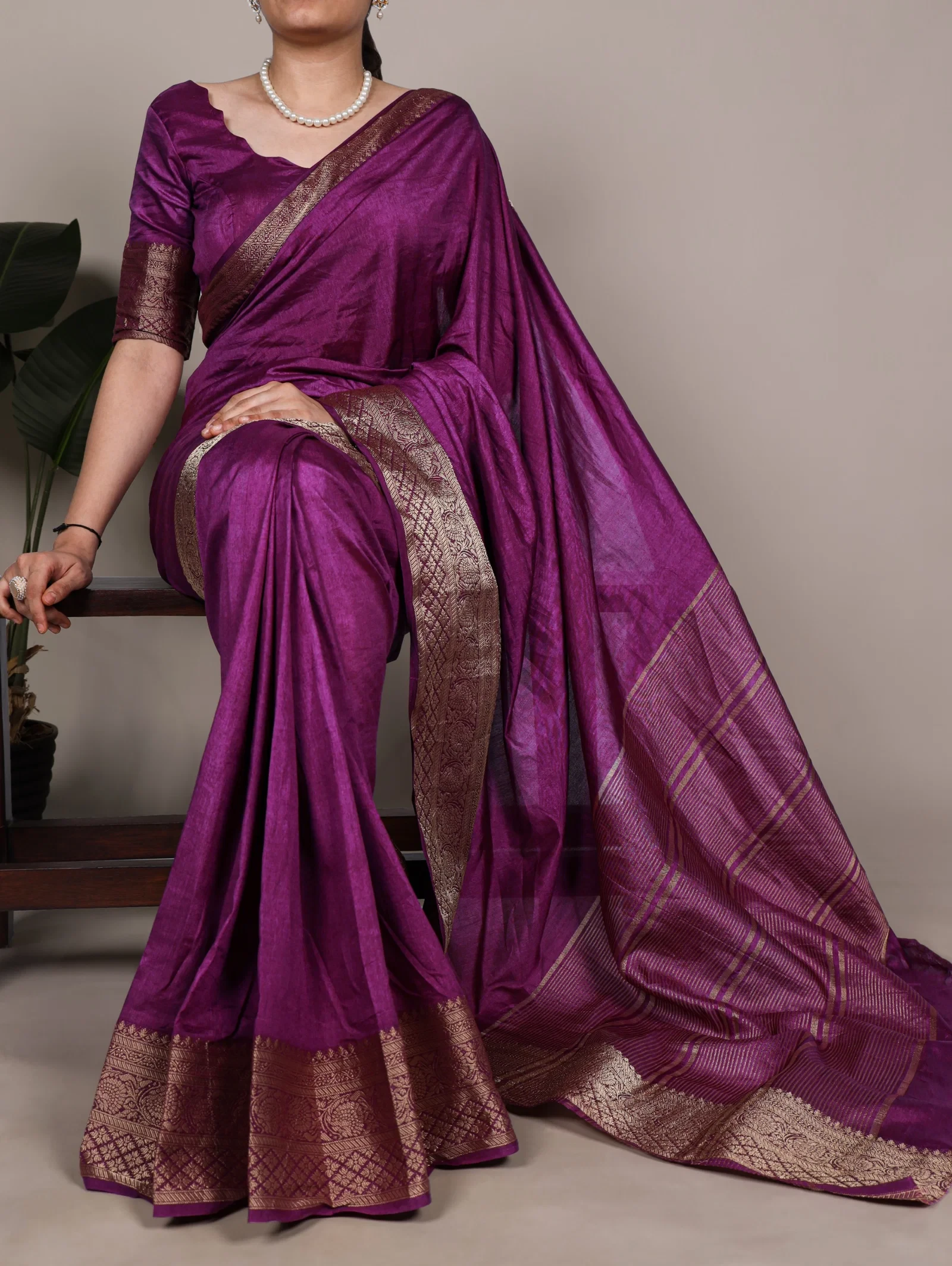 Taraa L 7915 Nylon Dola Silk Zari Weaving Saree Collection