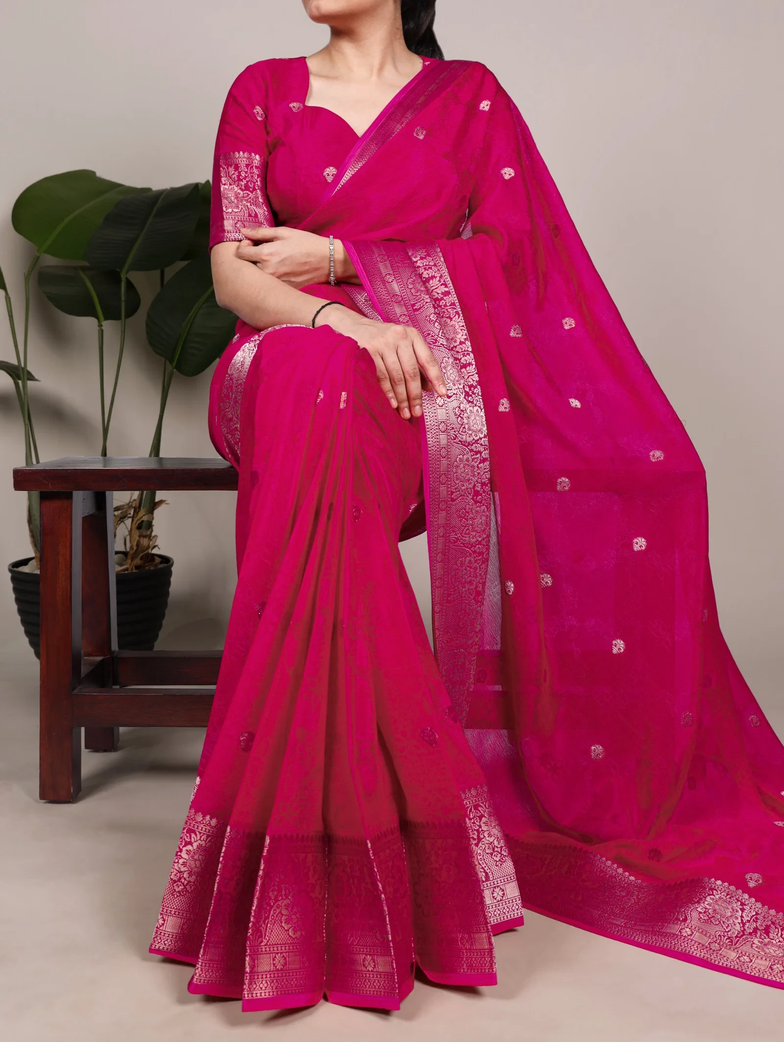 Taraa L 7917 Chinon Zari Weaving Saree Collection