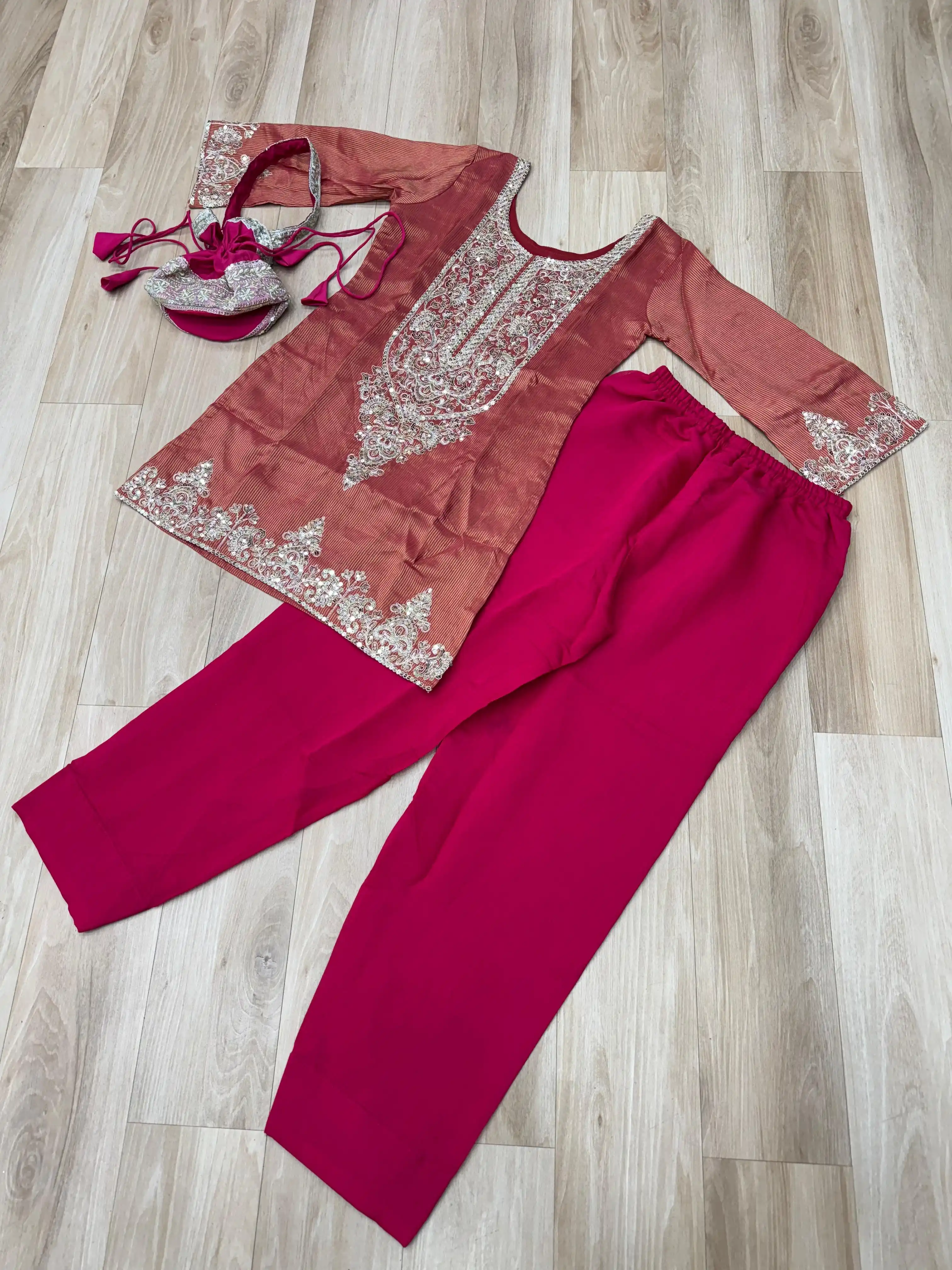 Designer Top Pant Set With Batwa