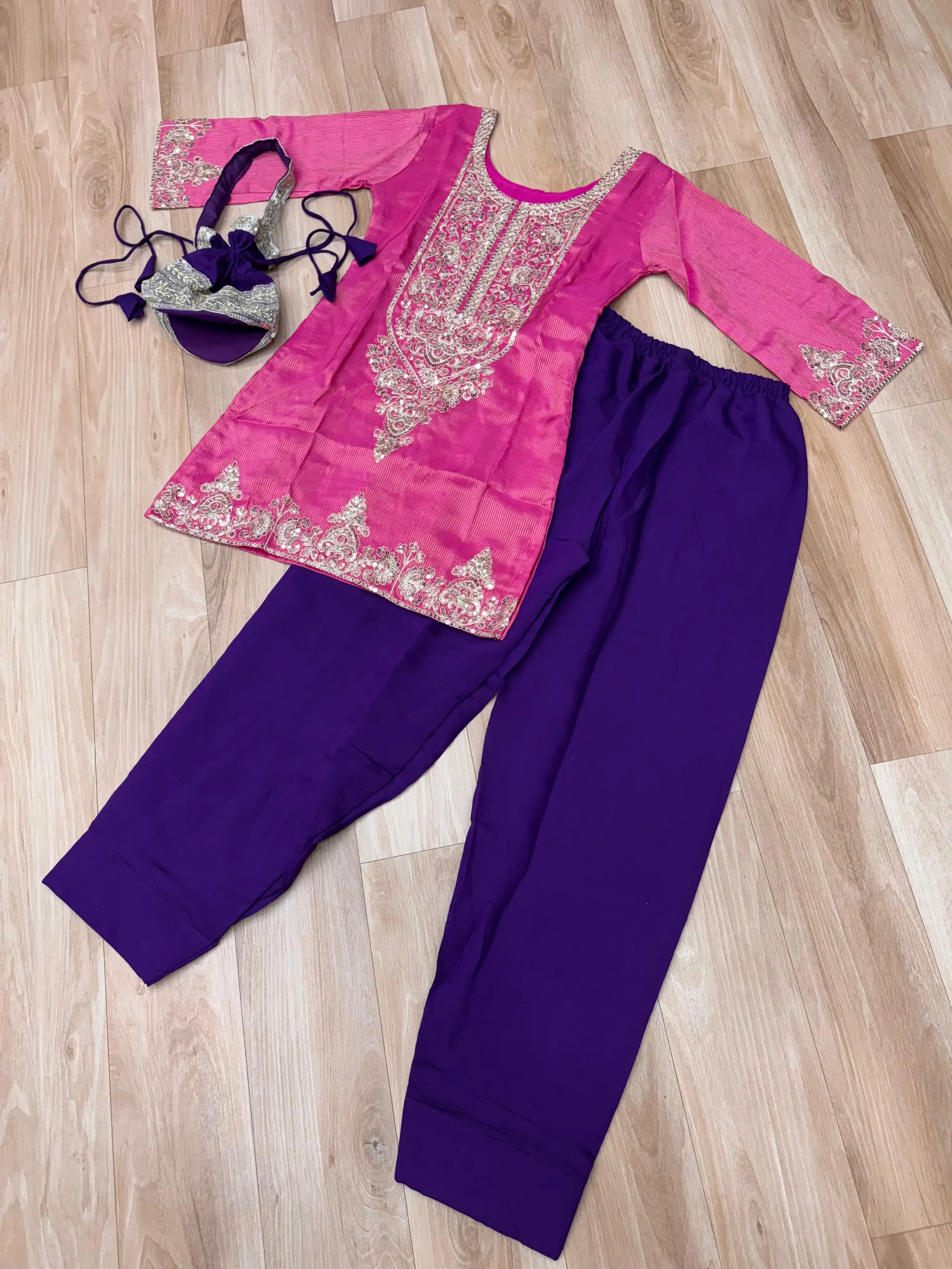 Designer Top Pant Set With Batwa