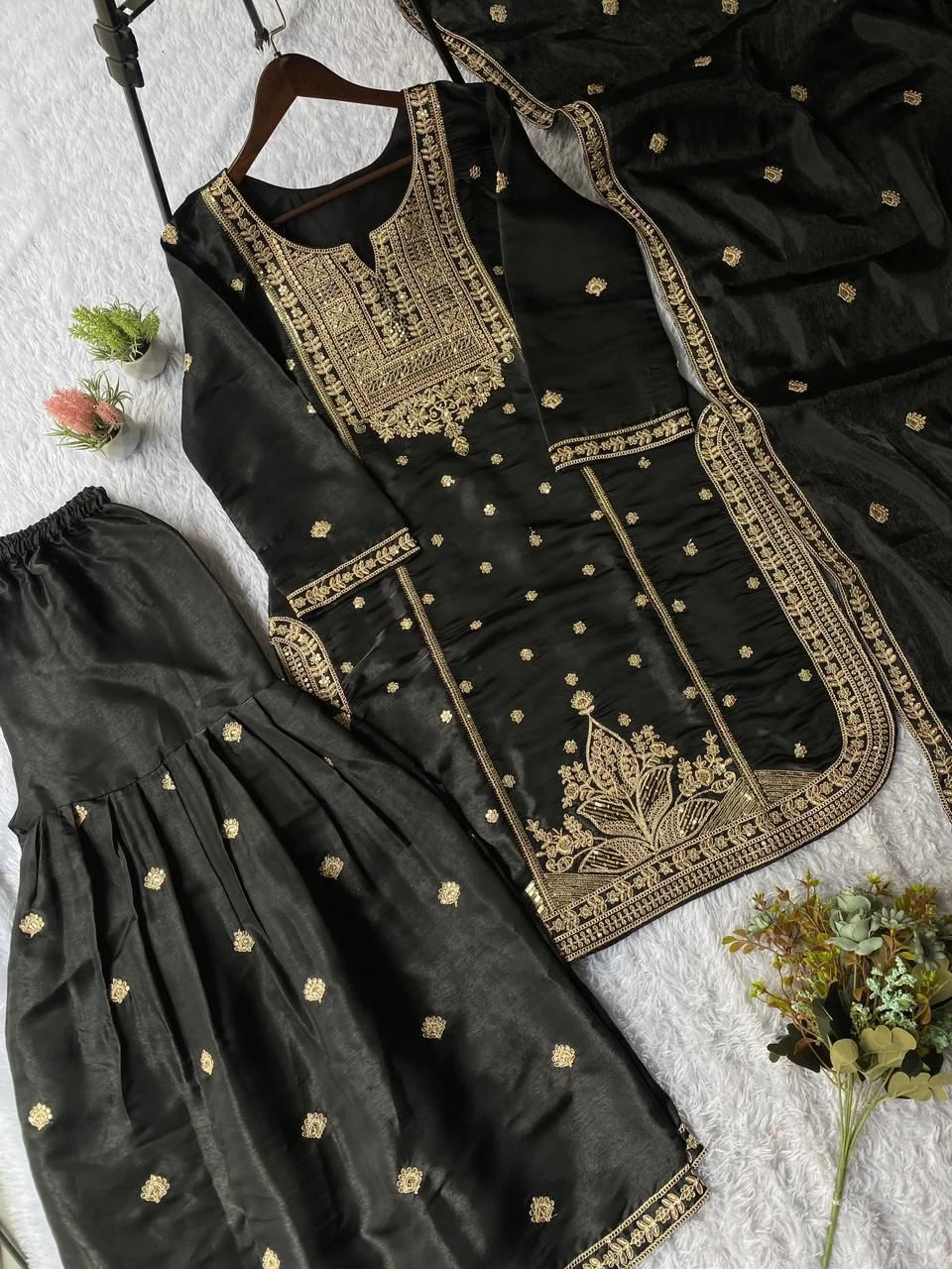Apple Cut Top Sarara Dupatta Set Code 2056