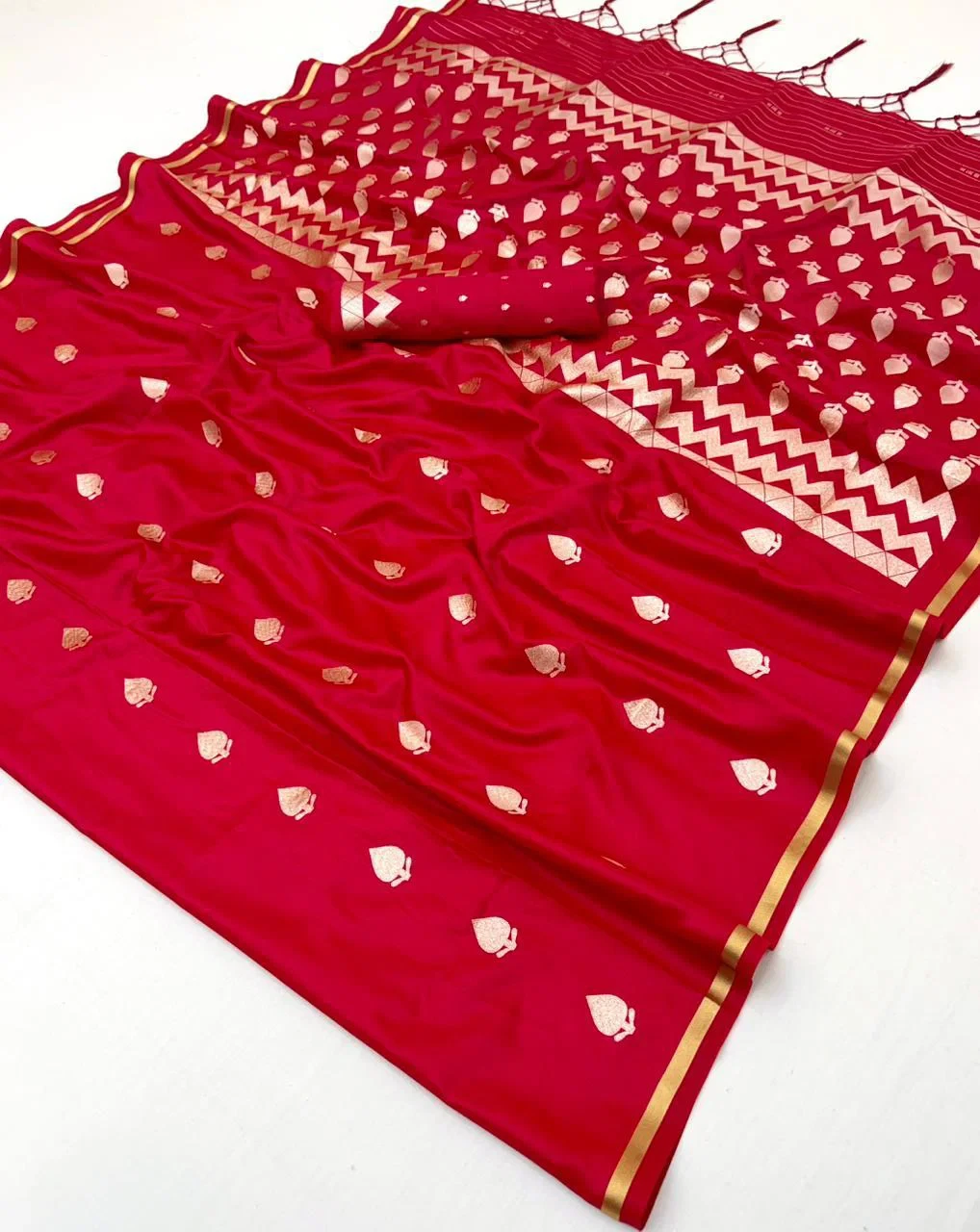 Rajtex Kanthkala Emrald Satin Weaving Saree Collection