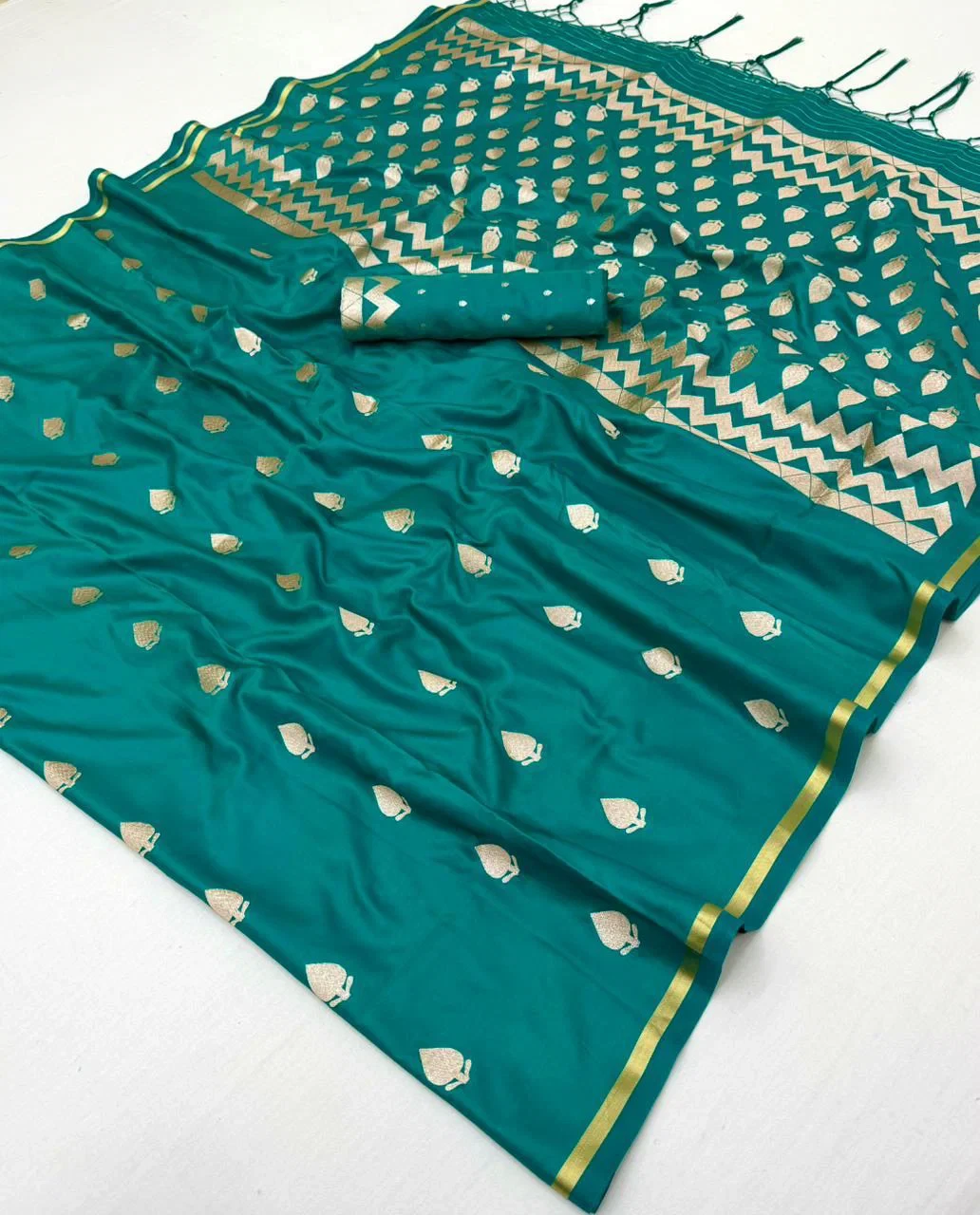 Rajtex Kanthkala Emrald Satin Weaving Saree Collection