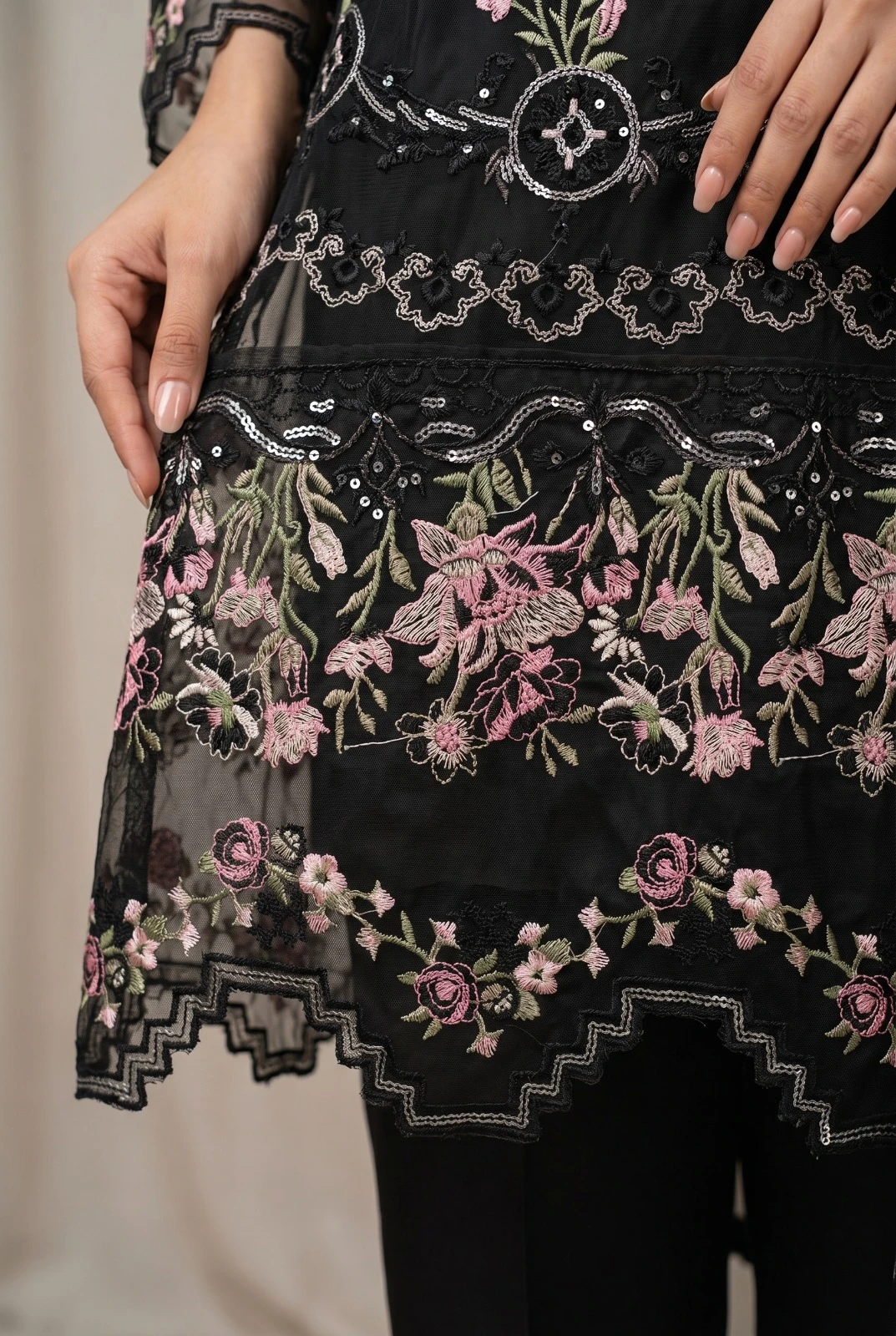 ZEENAT Embroidered Chiffon Suit Set