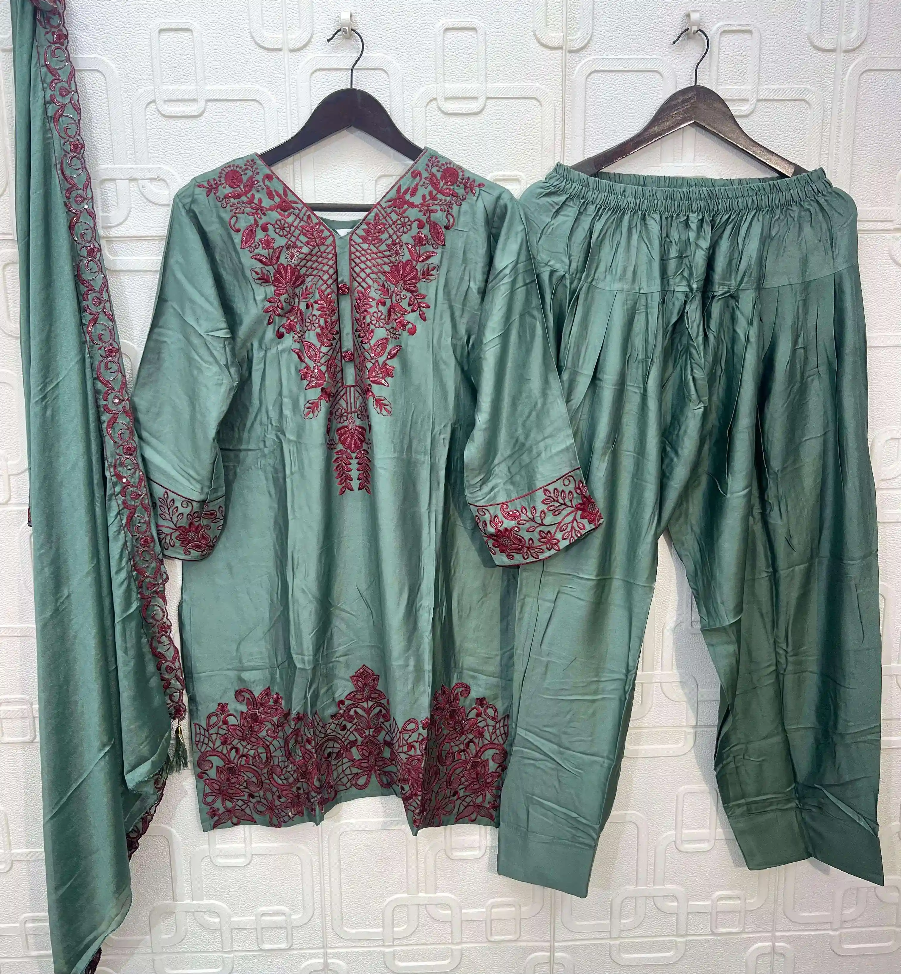 E 57 - Readymade Dress 7