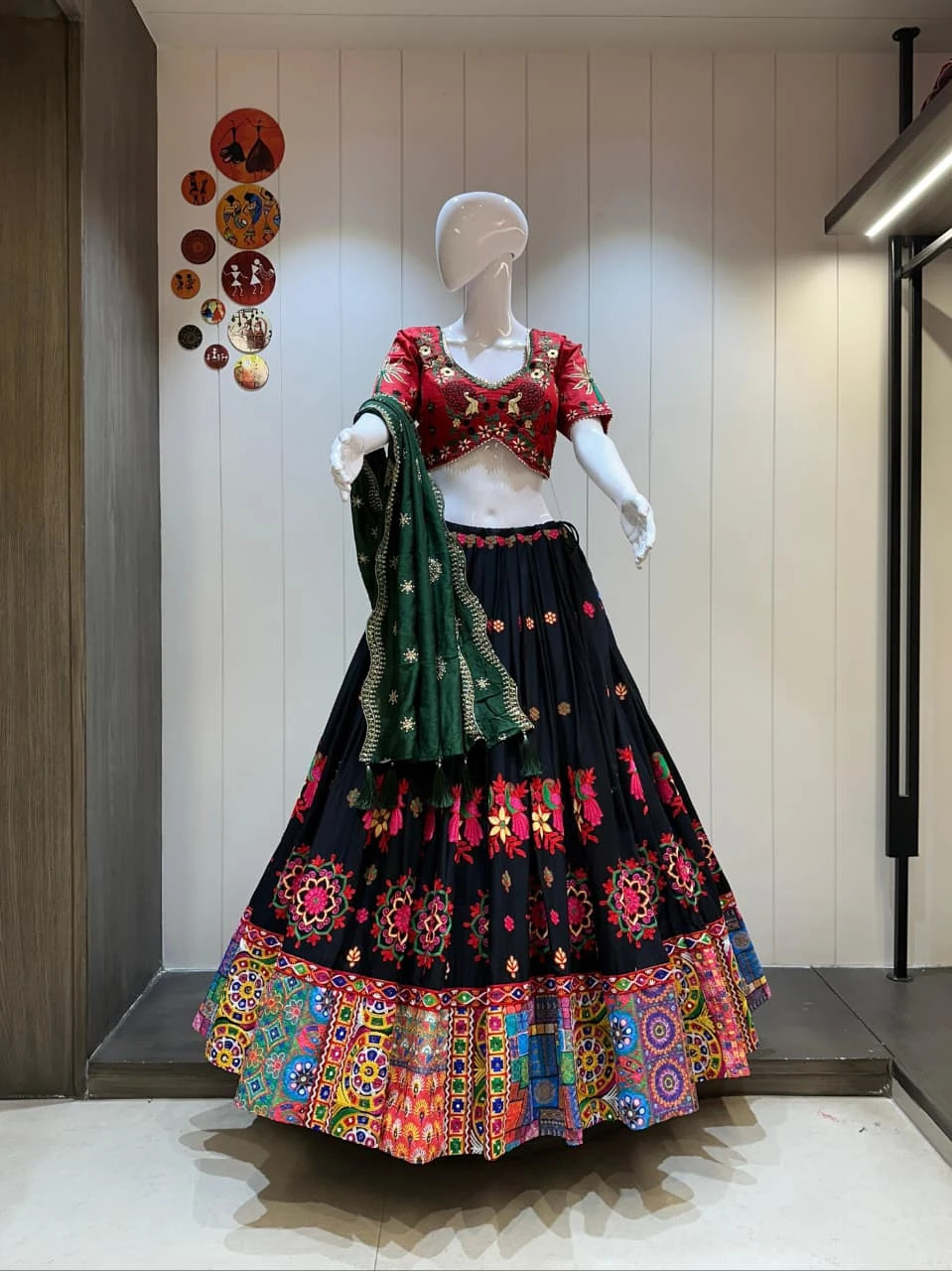 Popat Lehenga Choli With Heavy Vintage And Gamthi Border 2
