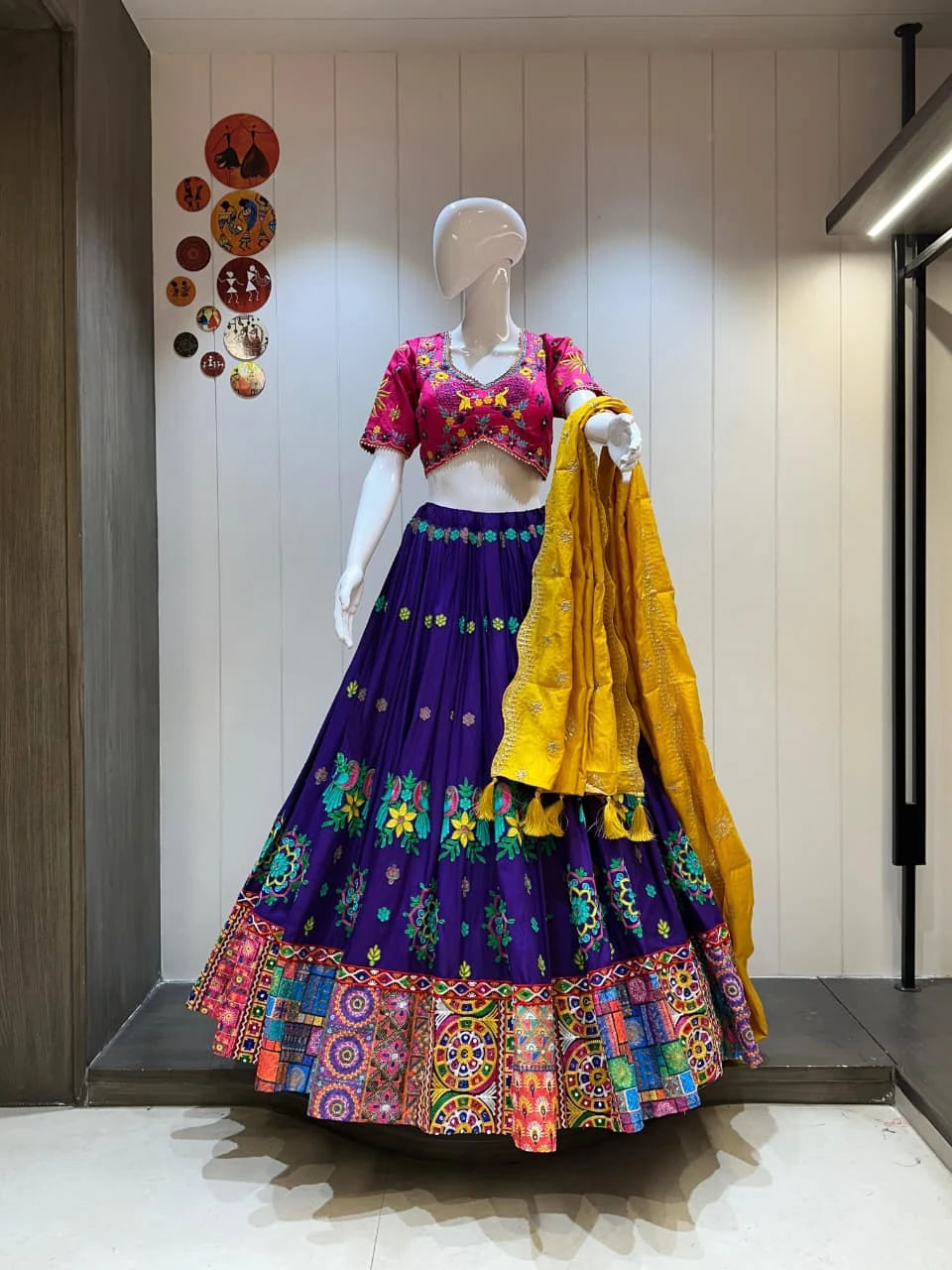 Popat Lehenga Choli With Heavy Vintage And Gamthi Border 4