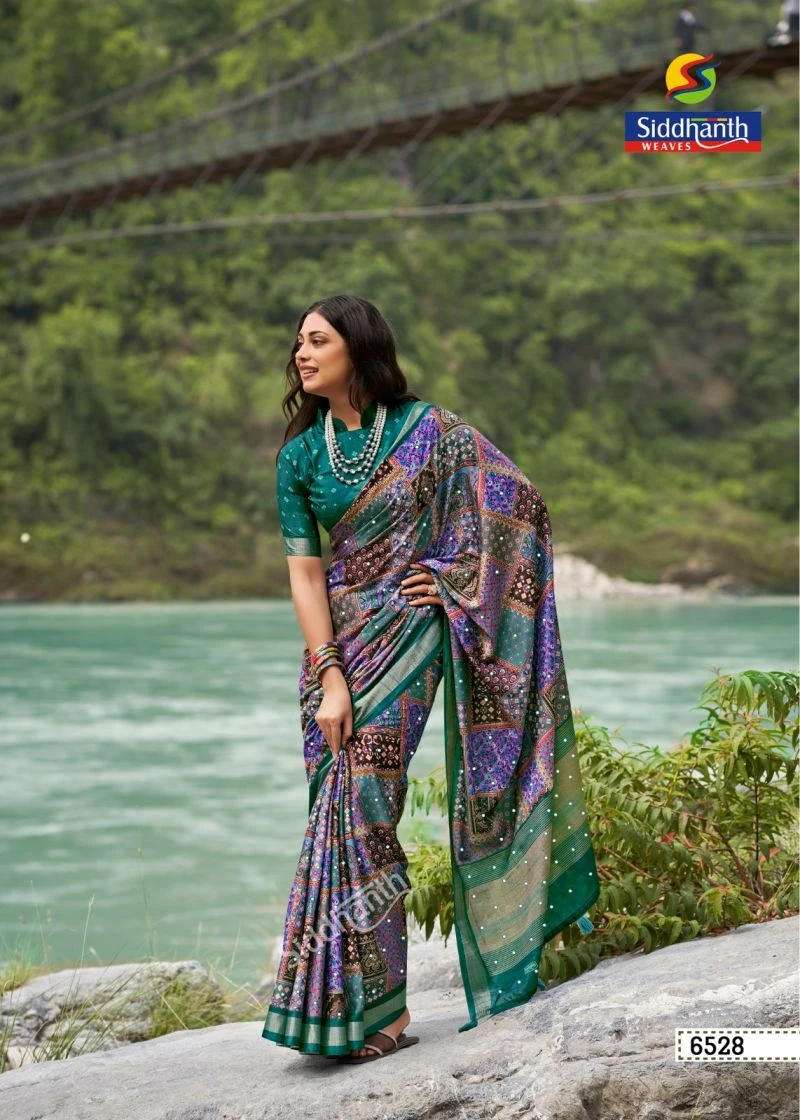 Siddharth Kacchi Mirror Soft Tusser Silk Mirror Work Saree 5