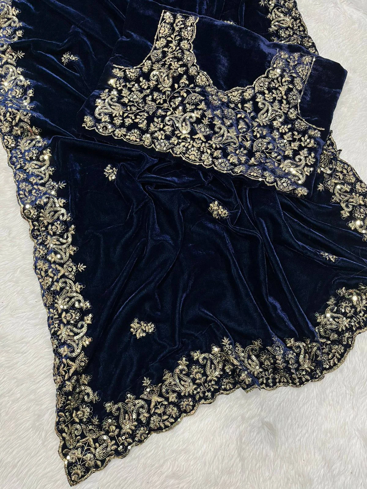 Vinayak Wholesale 9000 Velvet  Saree With Sequin And Jari Thread Embroidery 6