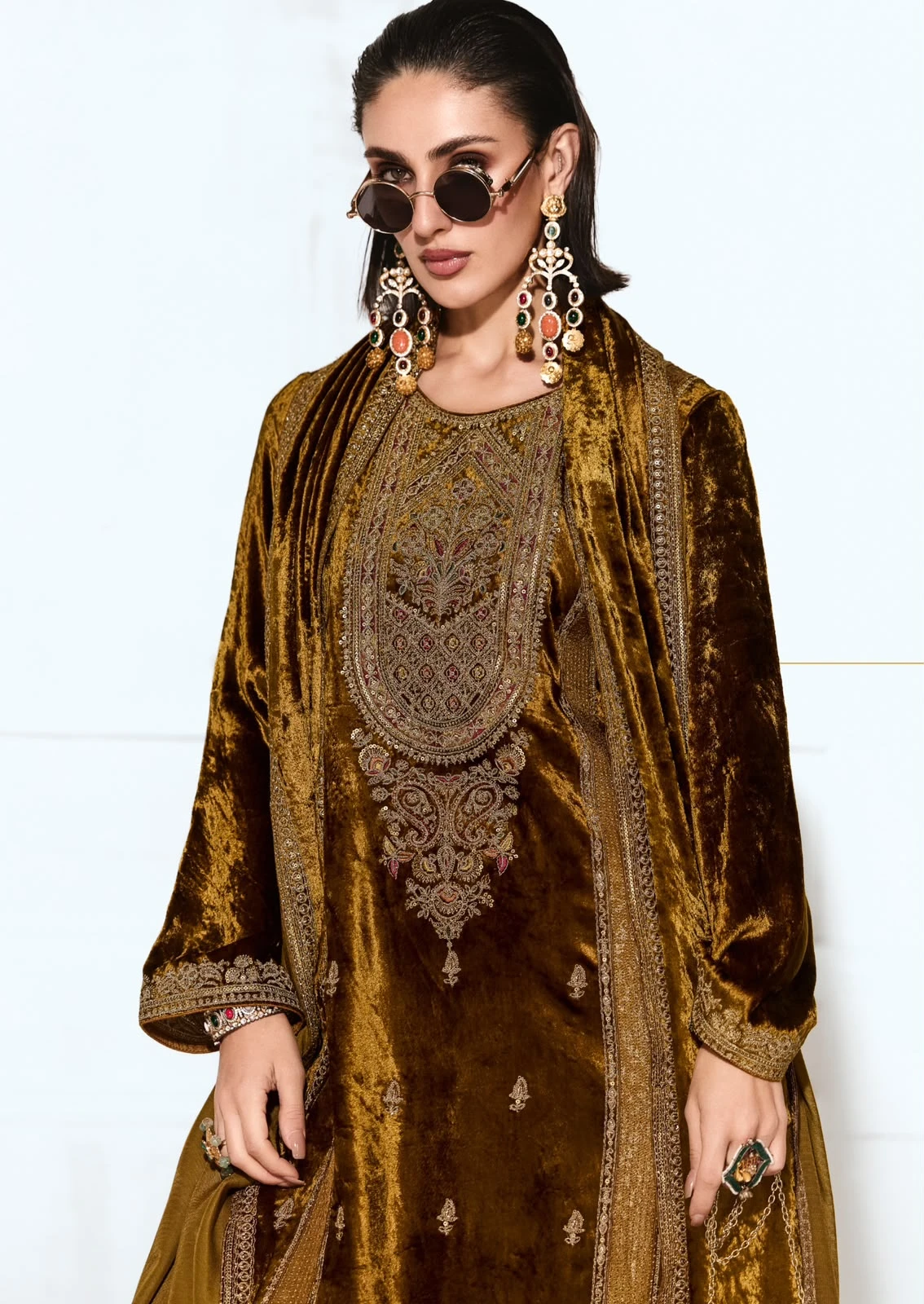 Aiqa Rubaab Readymade Velvet Suits Winter Collection Wholesale 9
