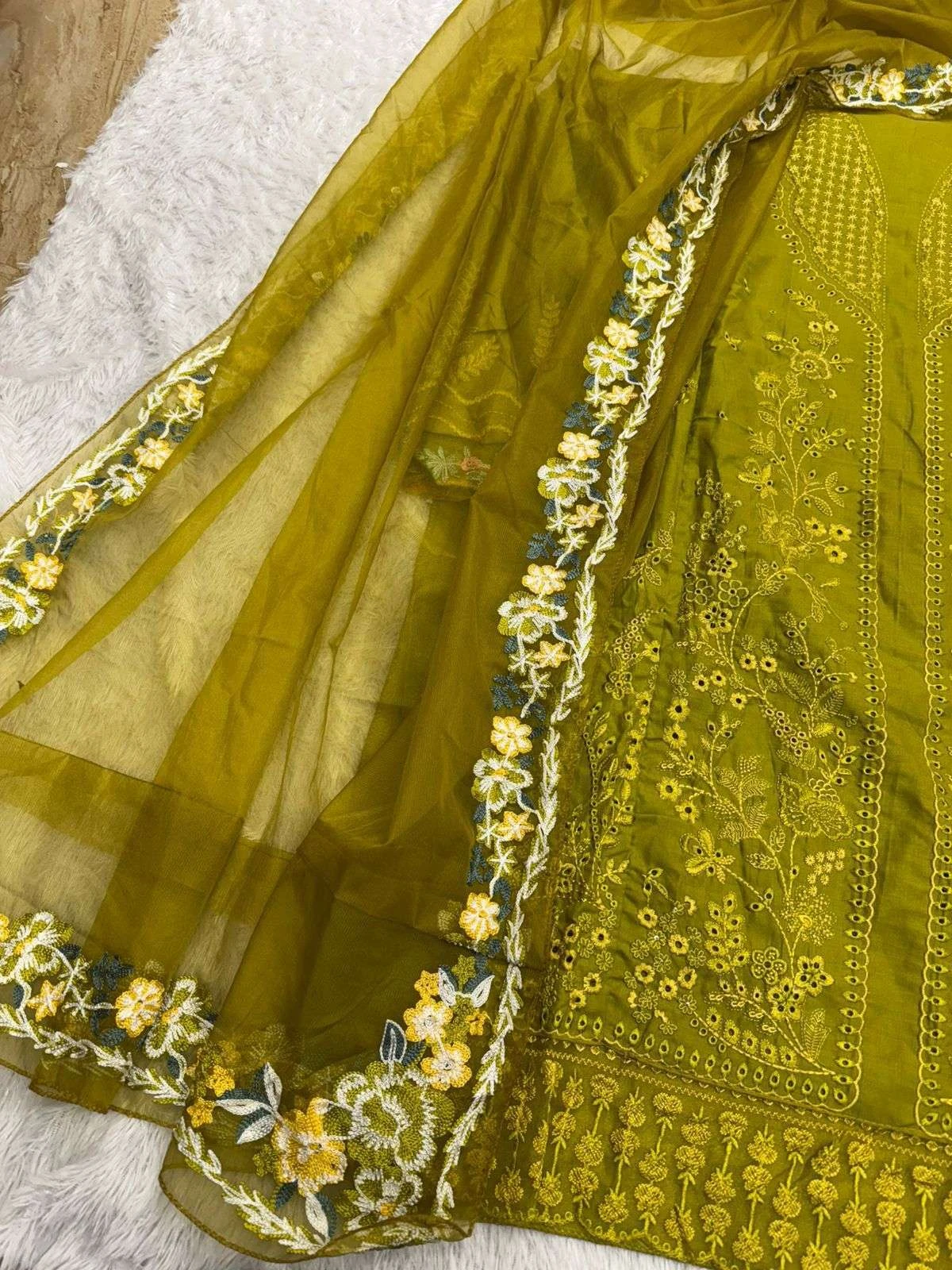 Mehboob Tex Design No - 1741 B 4
