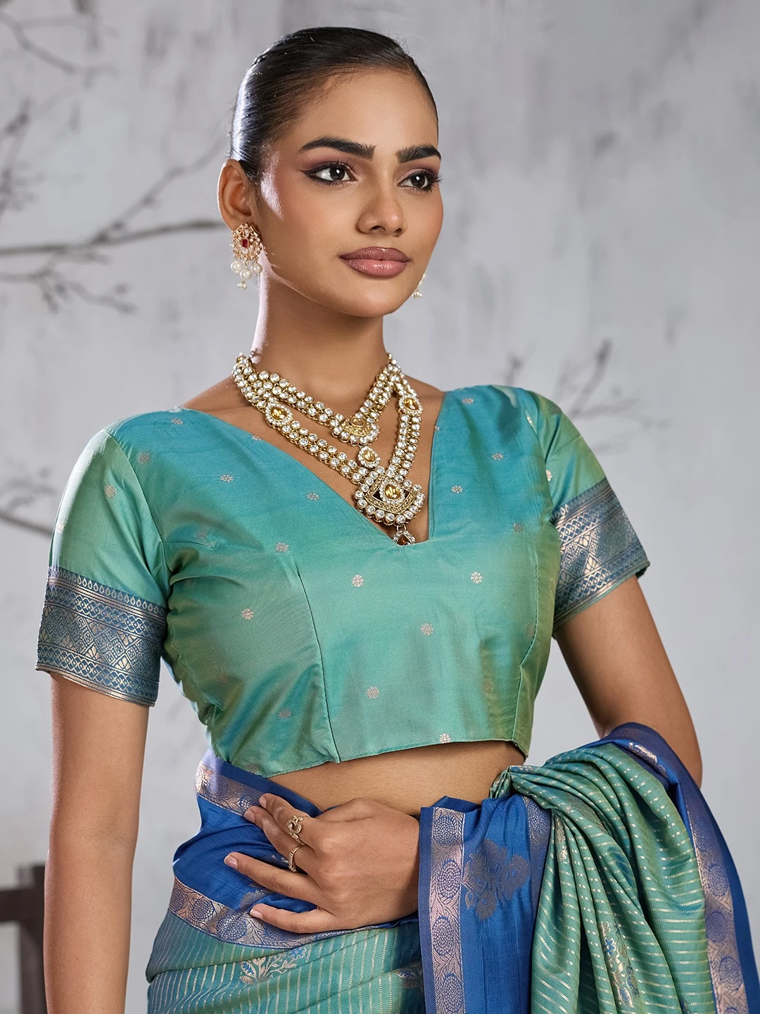 Vinayak Wholesale Advika Silk Saree With Gold Zari Weaving And Traditional Motifs 13