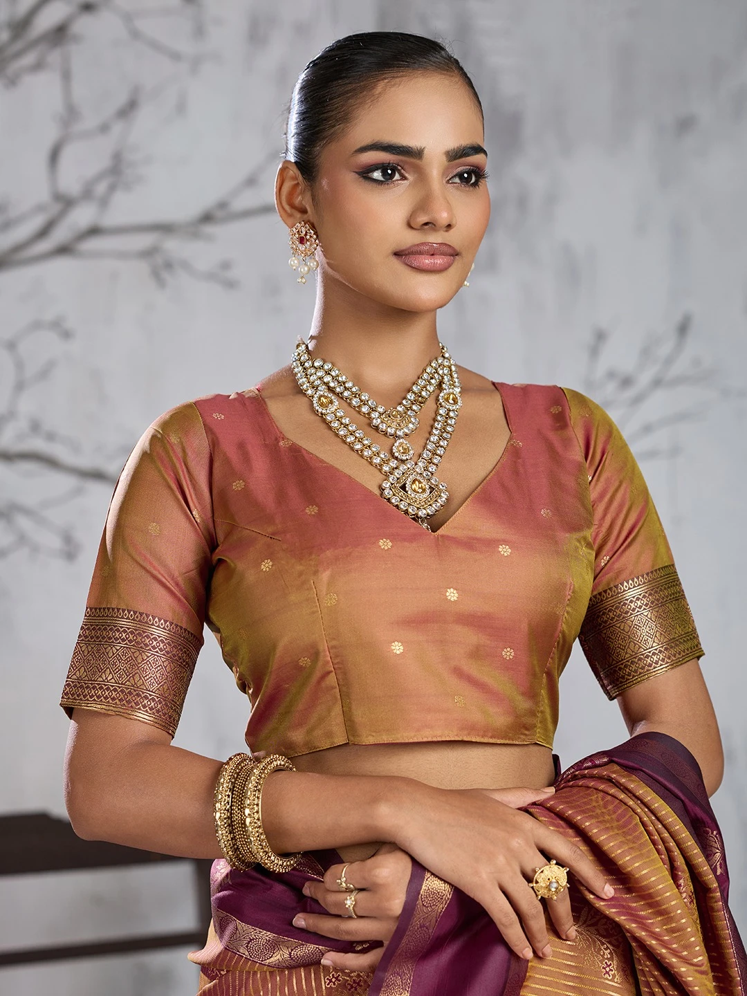 Vinayak Wholesale Advika Silk Saree With Gold Zari Weaving And Traditional Motifs 4