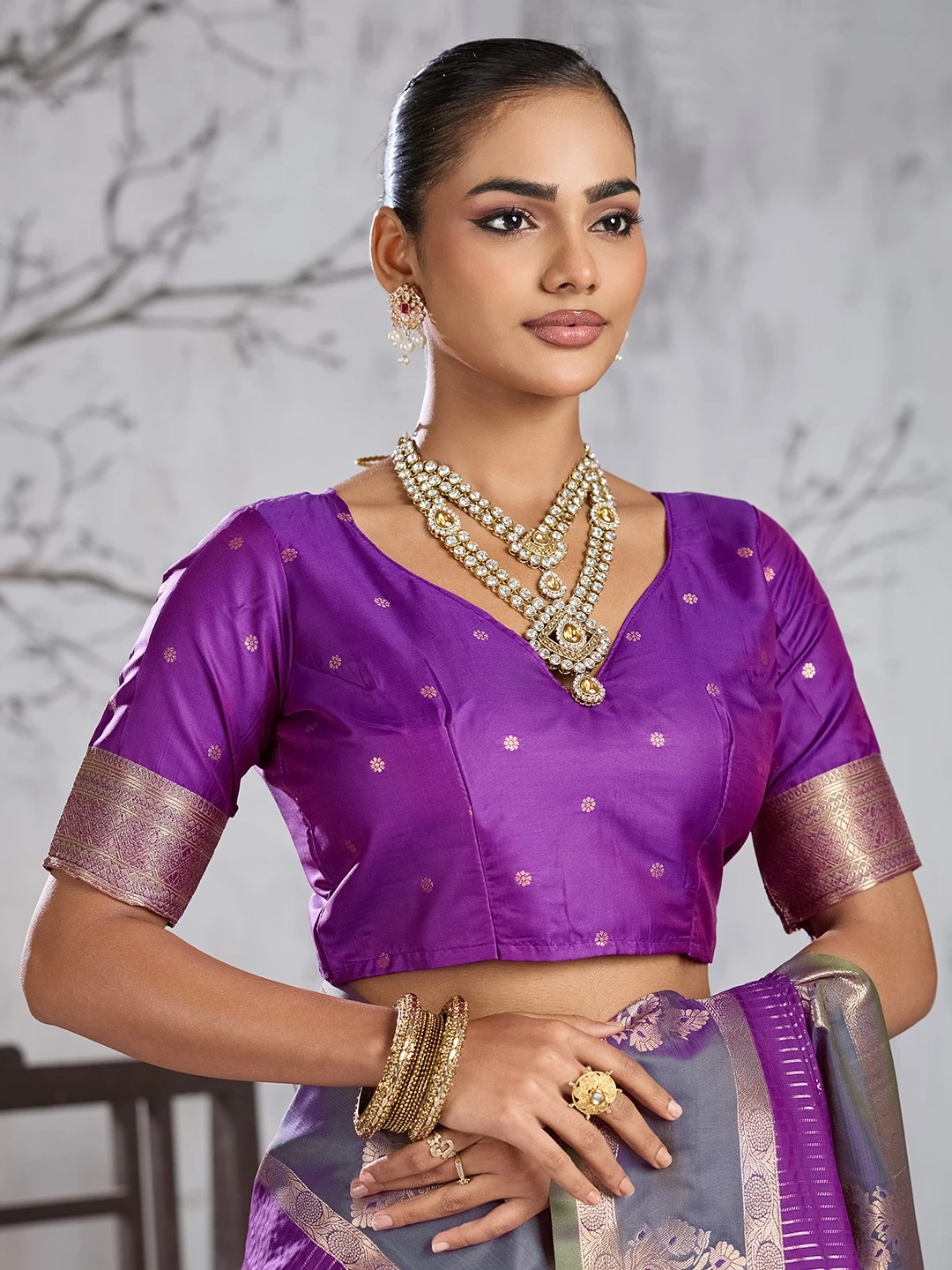 Vinayak Wholesale Advika Silk Saree With Gold Zari Weaving And Traditional Motifs 9